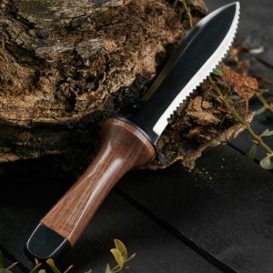 Hori Hori Garden Knife, Traditional Japanese Weeding Tool with ergonomic wooden handle. Large 7’inch blade with case