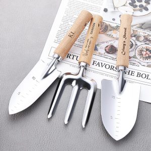 Personalized 3 Piece Garden Tool Set, Customized Garden Trowel and Rake, Gardening Tools Kit, Gardening Gifts for Gardener, Gift for Dad Mom
